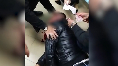В отделении волгоградского банка избили посетителя