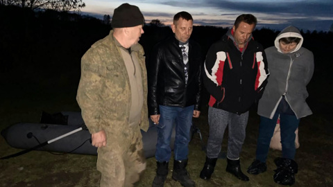 В Смоленске пограничники задержали лодку с нелегалами