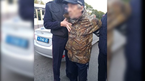 Дерзкий пенсионер угнал такси в Приморье