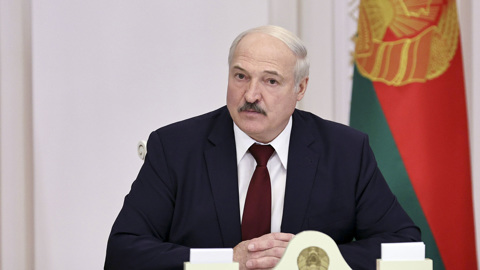 Лукашенко подписал указ о приеме в гражданство Белоруссии 409 человек
