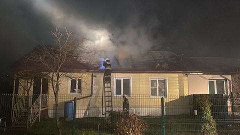 Пожарным удалось потушить огонь в жилом доме под Суздалем