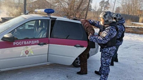 В Бурятии росгвардейцы задержали грабителей, отобравших у пенсионера деньги