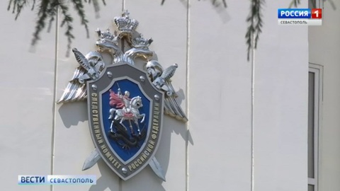 В крымском селе школьника покалечили упавшие качели