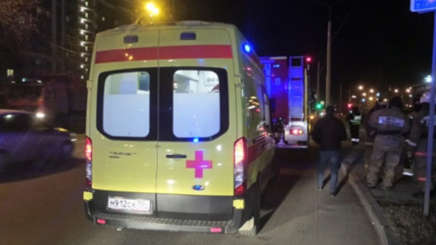 В Екатеринбурге в маршрутке рано закрылись двери: пассажирка в больнице