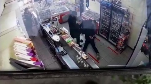 В Йошкар-Оле полицейские с поличным задержали сбытчиков фальшивых денег