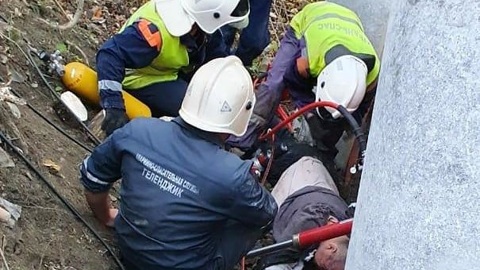 В Геленджике 13-тонный каток опрокинулся на мужчину
