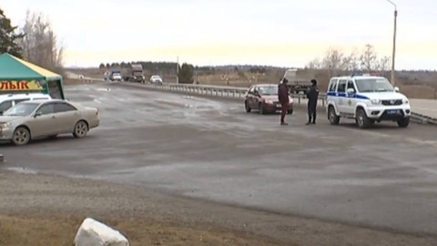 На въезде в Минусинск появился коронавирусный КПП