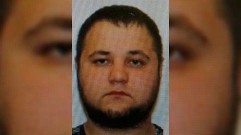 Пироман ранил полицейского и скрылся в лесу на границе с Карелией