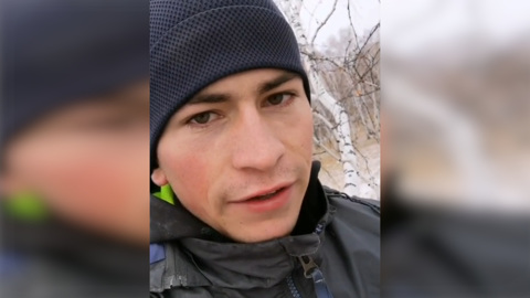 "Омский колхозник" упал с березы и повредил руку