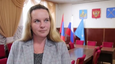 Уборщица, ставшая главой поселения, прокомментировала свою отставку