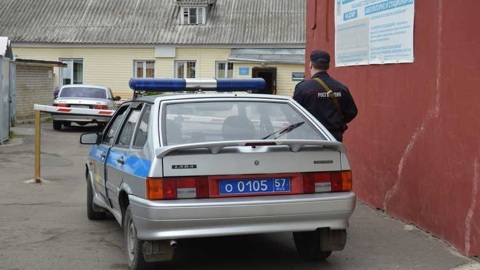 В Орле мужчина пытался вынести из магазина без оплаты 11 банок кофе