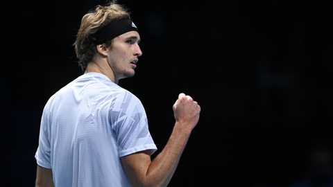 Зверев обыграл Шварцмана на Итоговом турнире ATP