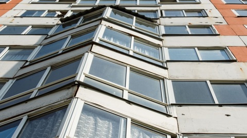 СК уточнил обстоятельства падения ребенка с балкона в Томске