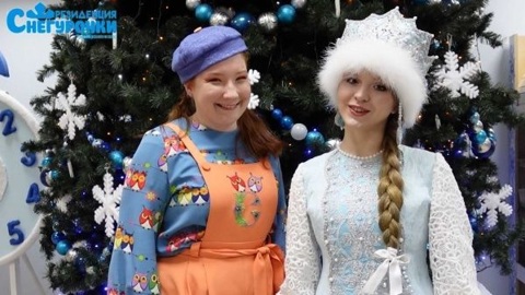 Снегурочка зажжет новогодние елки в домах костромичей