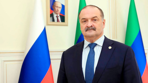 Глава Дагестана жестко осудил осквернение памятника погибшим воинам