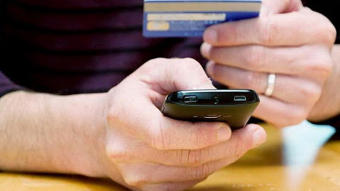 Мошенники похитили с карты жительницы Орска более 400 тысяч рублей