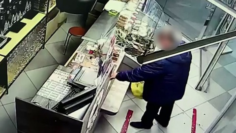 Липчанин украл в магазине мобильник и отдал его внукам