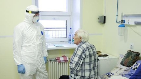 Пензенский губернатор навестил пациентов и врачей в "красной зоне"