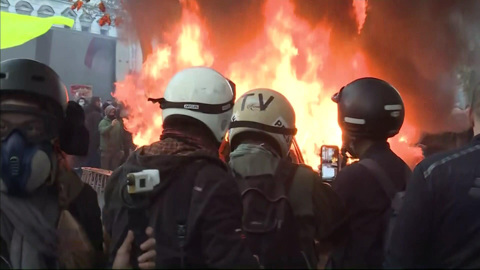 Французы бунтуют, власти отвечают насилием и репрессиями