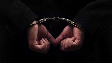 Пьяного лже-следователя из Новосибирска задержала полиция в поезде