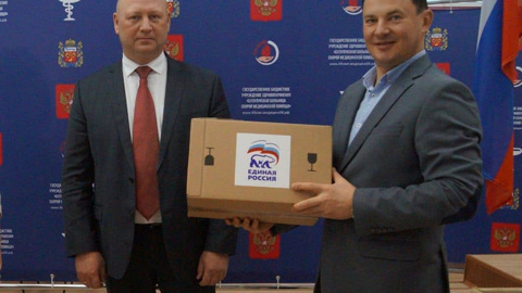 Космонавт Роман Романенко передал врачам Бузулука средства индивидуальной защиты