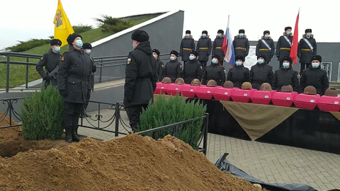 На братской могиле советских воинов в Русском перезахоронили останки 16 бойцов