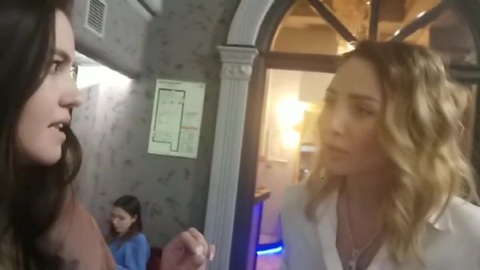 Полиция начала проверку после нападения на журналистку ВГТРК в центре Москвы