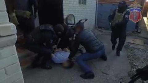 Пятигорчанин избивал людей и вымогал у них деньги