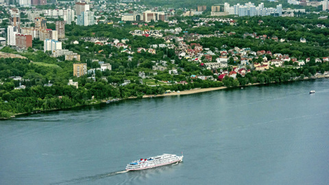 Канатоходец планирует летом уникальный трюк на Волге