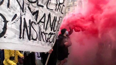 Макрон провоцирует массовые беспорядки