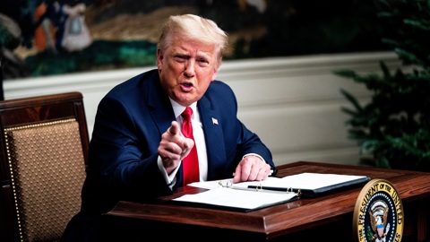 Трамп отказался утвердить новый пакет помощи населению и бизнесу