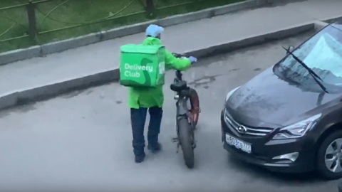 Курьера Delivery Club зарезали на юго-западе Москвы