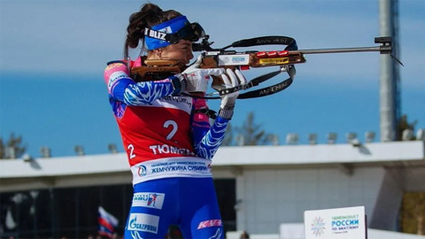 Масс-старт чемпионата России по биатлону выиграла Куклина