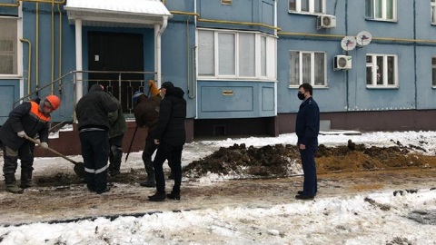 После обращения к президенту жительнице Орла устанавливают новый пандус