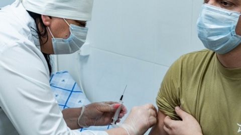 В Магаданской области только привитые от гриппа получат вакцину от ковида