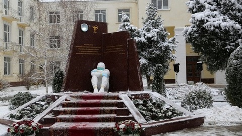 В Дагестане увековечили память героев-медиков