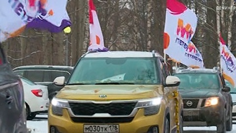 Деды Морозы отправились в праздничный тур по детским больницам Петербурга