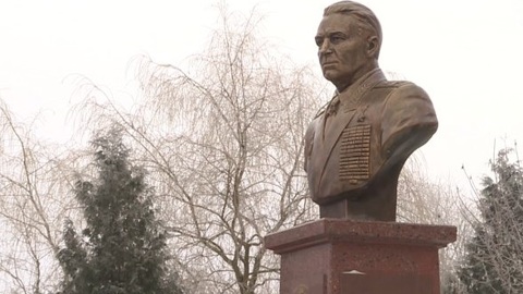 Сегодня в Орле открыли бюст Василия Маргелова