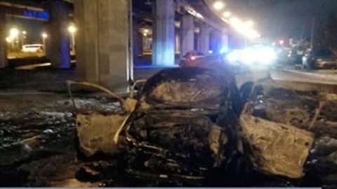 В Питере водитель такси пытался уйти от погони и врезался в машину ДПС