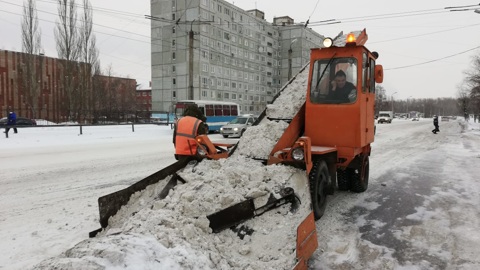 Омск замело снегом