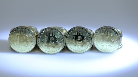 Инвестор хотел купить биткоины, но отвлекся на детский плач и потерял 15 миллионов