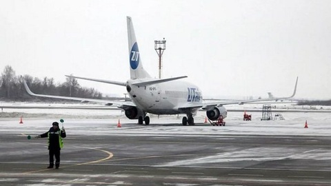 Рейс с 52 пассажирами вернулся в Новосибирск из-за отказа двигателя
