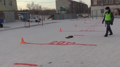 В Омске прошел турнир по метанию валенка