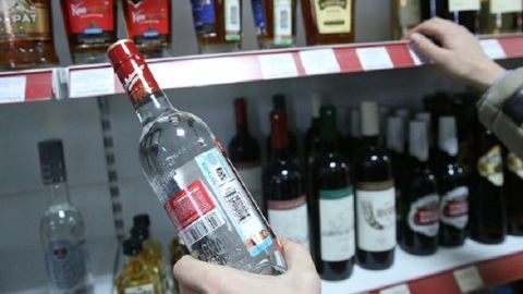 Новосибирец без маски выпил бутылку водки и попал в полицию