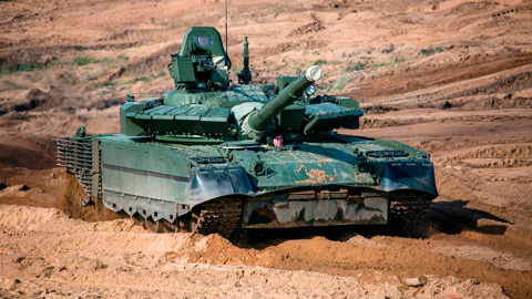 Российские военные получили партию модернизированных танков Т-80БВМ