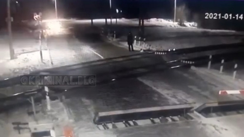 Трагедия на рельсах: в Свободном женщина попала под поезд