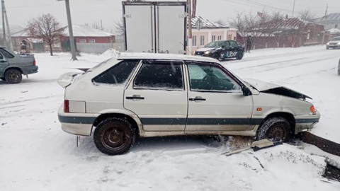 В Воронежской области автомобиль после ДТП отбросило на пешехода