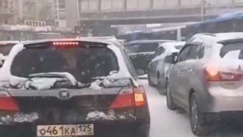 Прокуратура внесла представление главе Владивостока за плохую очистку дорог от снега