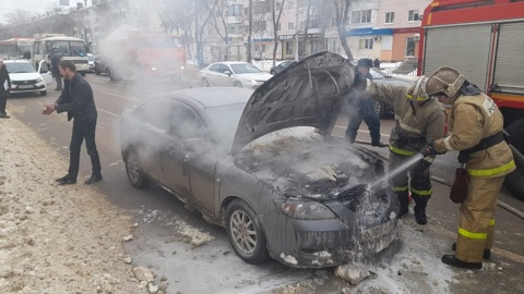 В Липецке на ходу загорелась Mazda