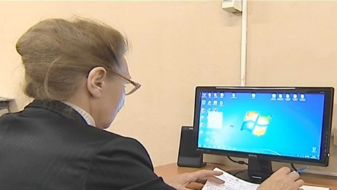 Пожилым работающим костромичам продлили дистанционку